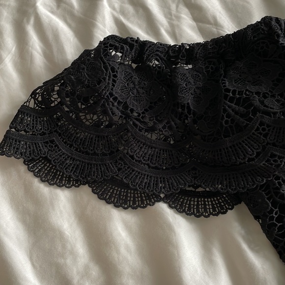 Dressy Lace Romper - Picture 6 of 6